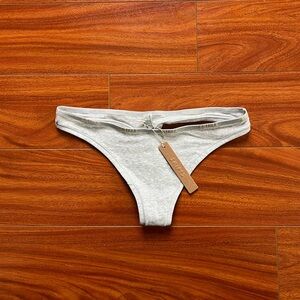NWTs SKIMS Cotton Logo Dipped Light Gray Thong Medium